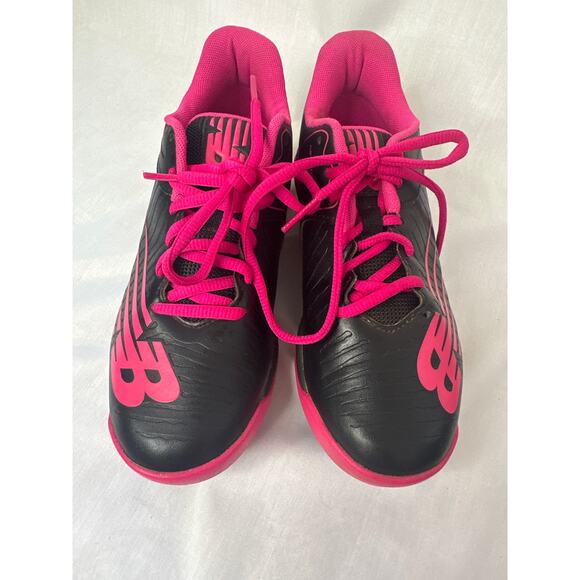 New balance kleets for girls size 2 M - Picture 2 of 5